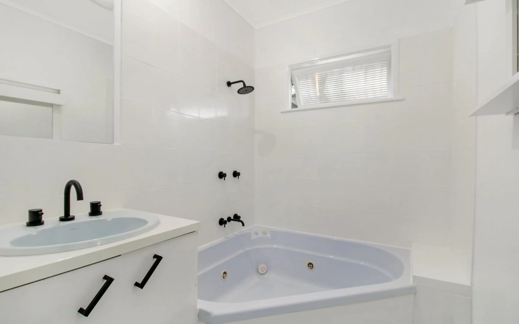 Additional image 8 of 75 Nursery Rd, Holland Park West QLD 4121