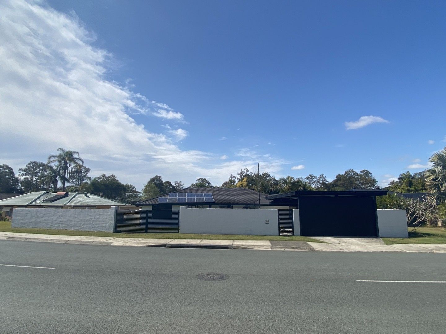 4 bedrooms House in 23 Parkes Drive HELENSVALE QLD, 4212