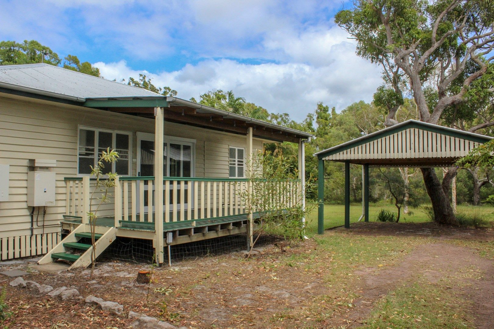 3 bedrooms House in 33 Ark Royal Drive COOLOOLA COVE QLD, 4580