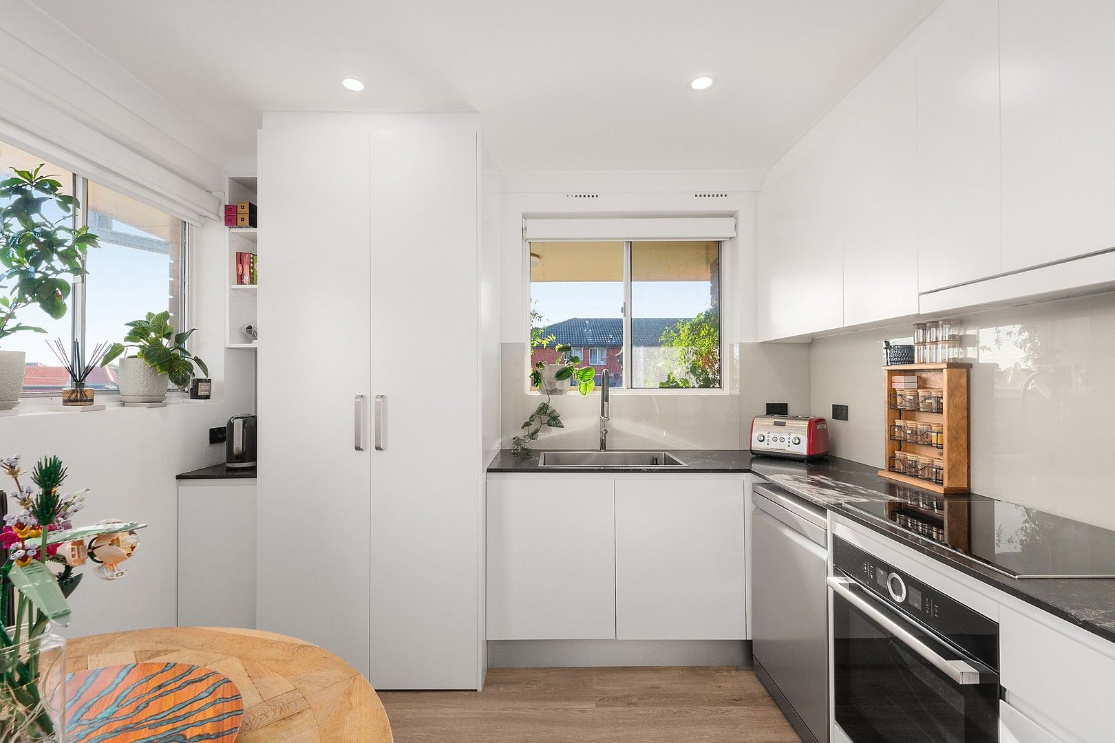 2 bedrooms Apartment / Unit / Flat in 5/75 Warren Road MARRICKVILLE NSW, 2204