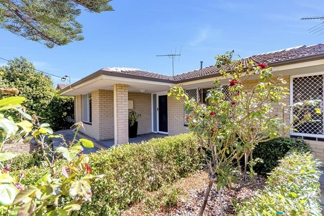 Picture of 17 Maradu Crescent, WANNEROO WA 6065