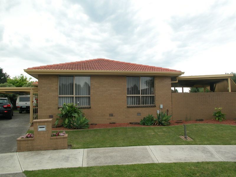 4 bedrooms House in 1 Pearl Court MILL PARK VIC, 3082