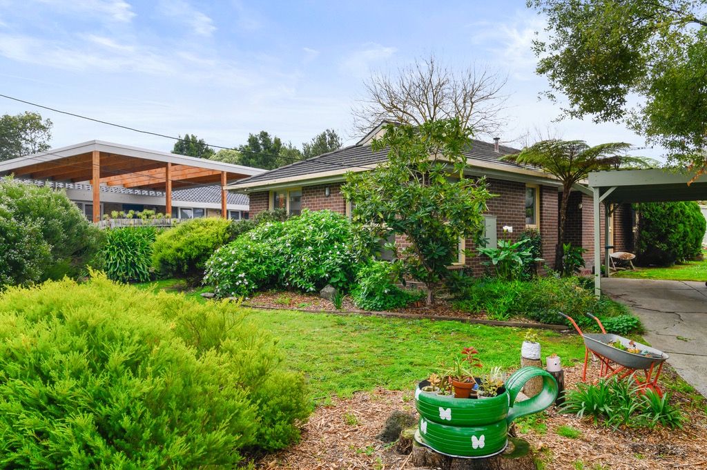 4 bedrooms House in 15 Arkarra Court MOOROOLBARK VIC, 3138