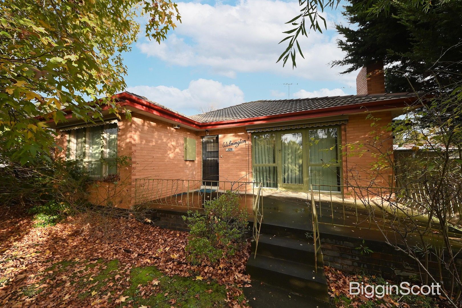 3 bedrooms House in 328 Highbury Road MOUNT WAVERLEY VIC, 3149