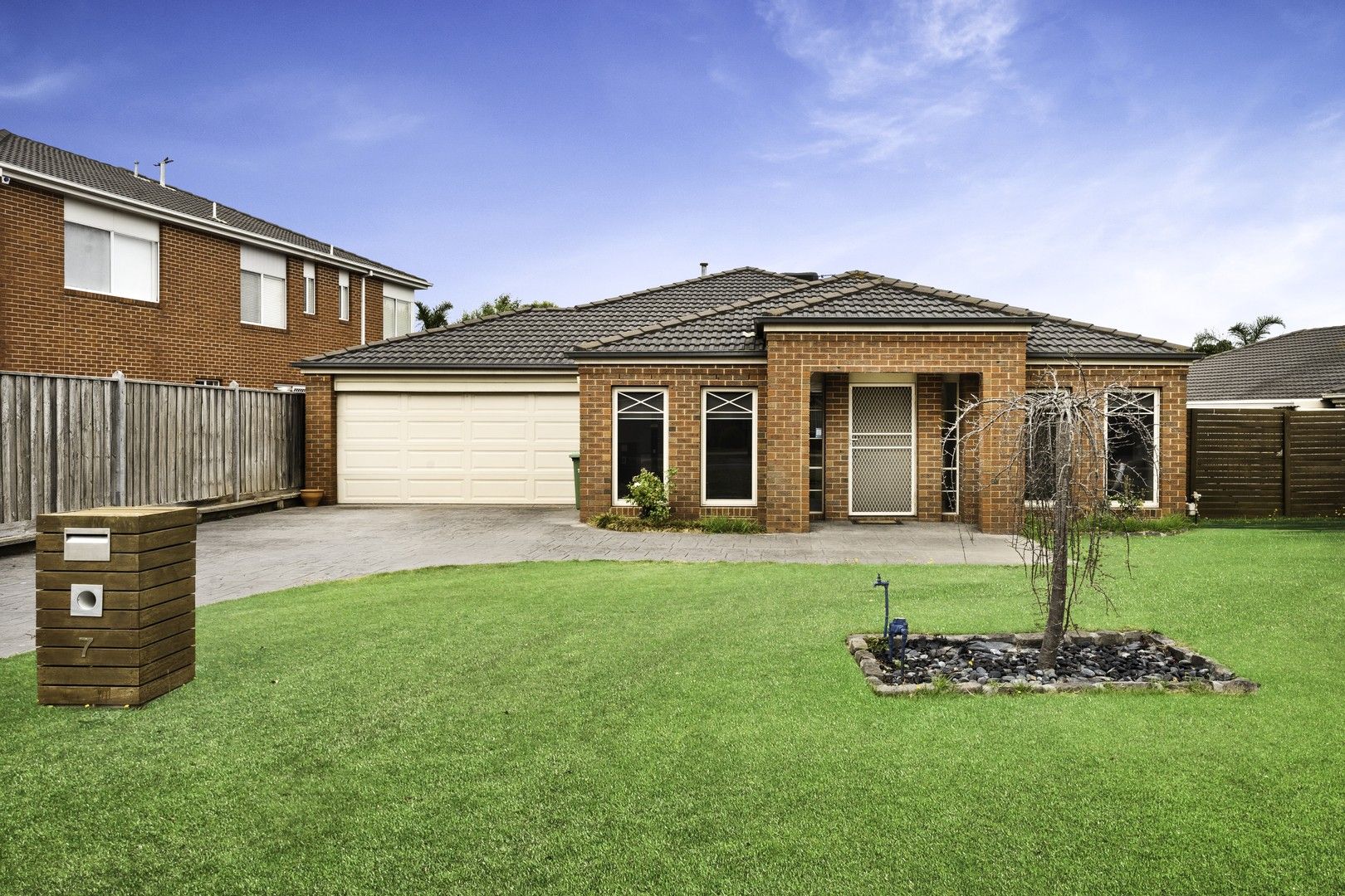 7 Lancaster Way, Beaconsfield VIC 3807, Image 0