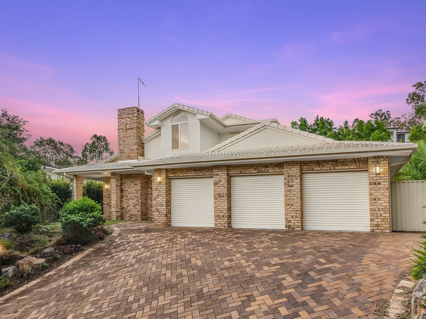 5 bedrooms House in 45 Drysdale Street MOUNT OMMANEY QLD, 4074