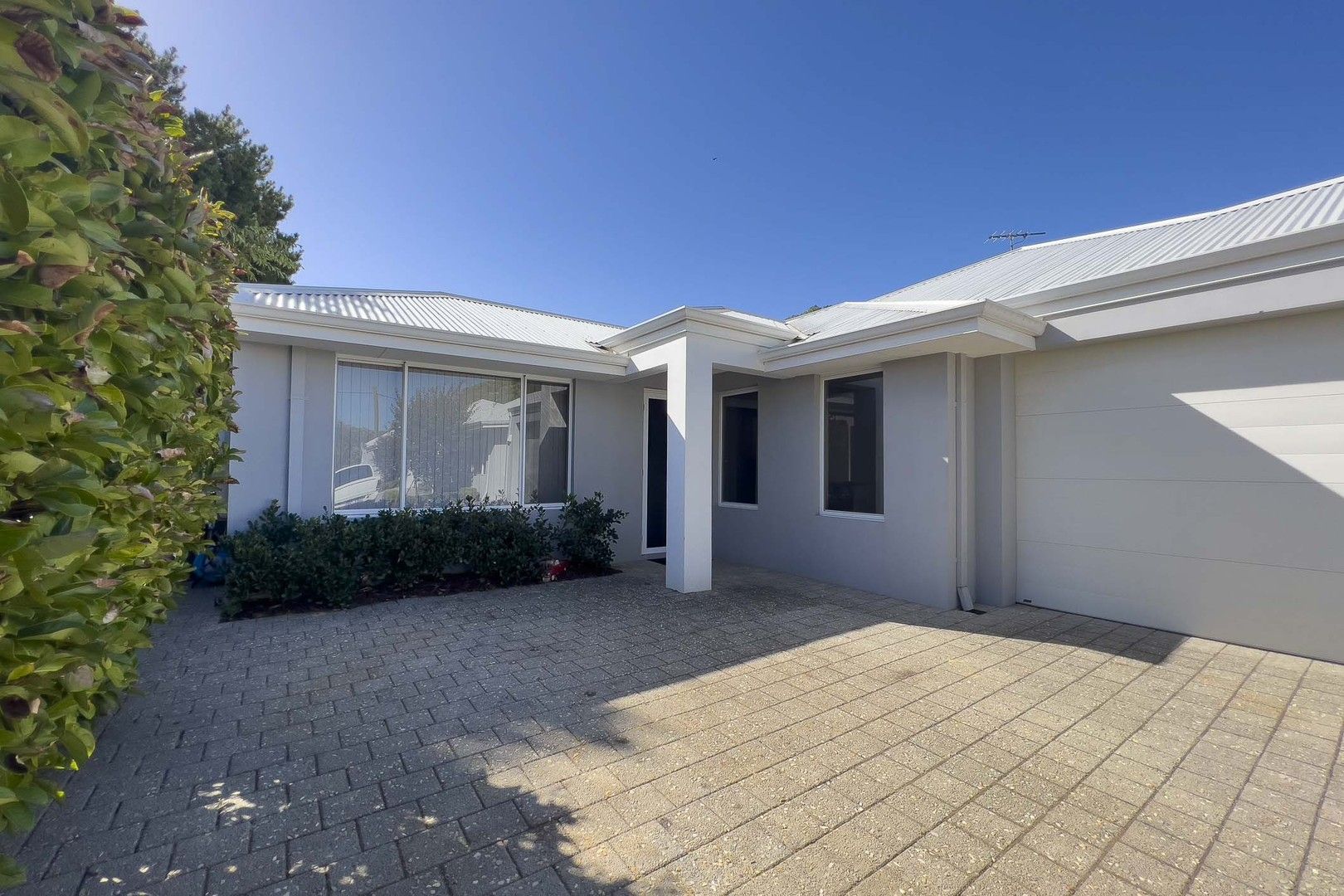 3 bedrooms House in 40C Harewood Street FORRESTFIELD WA, 6058