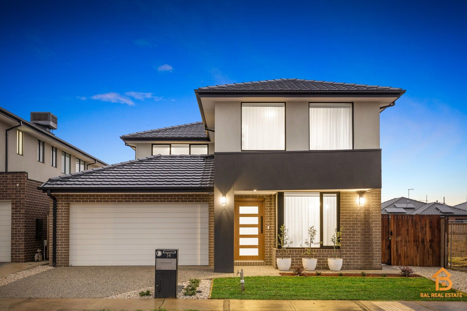 4 bedrooms House in 34 Morningside Drive THORNHILL PARK VIC, 3335