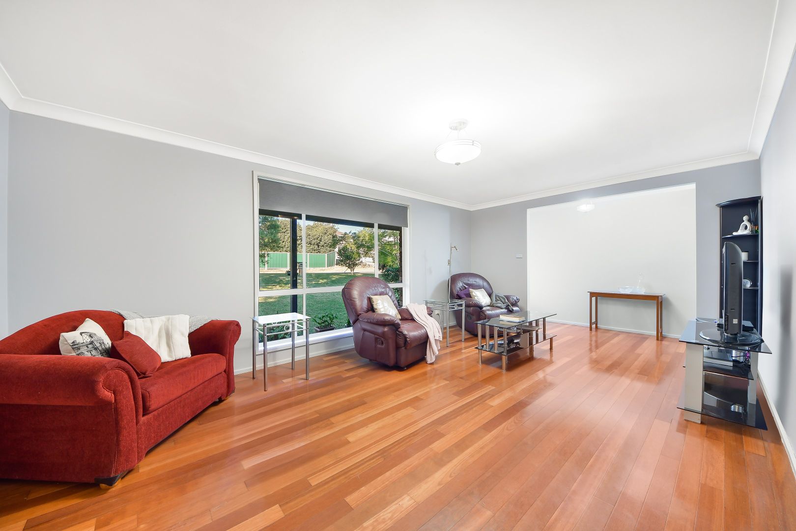 1 Maple Avenue, The Oaks NSW 2570, Image 2