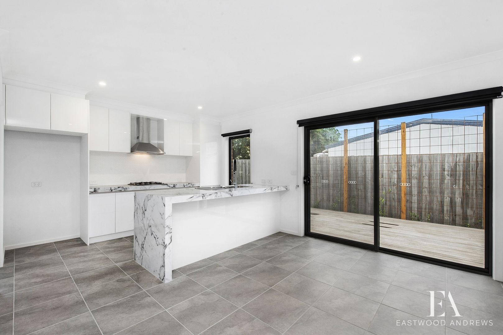 2/92 Helms Street, Newcomb VIC 3219, Image 1