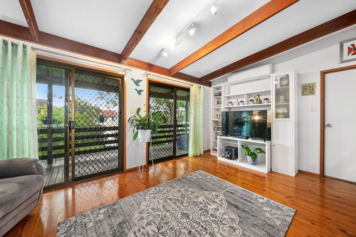 8 Ebrill Street, Jamboree Heights QLD 4074, Image 2