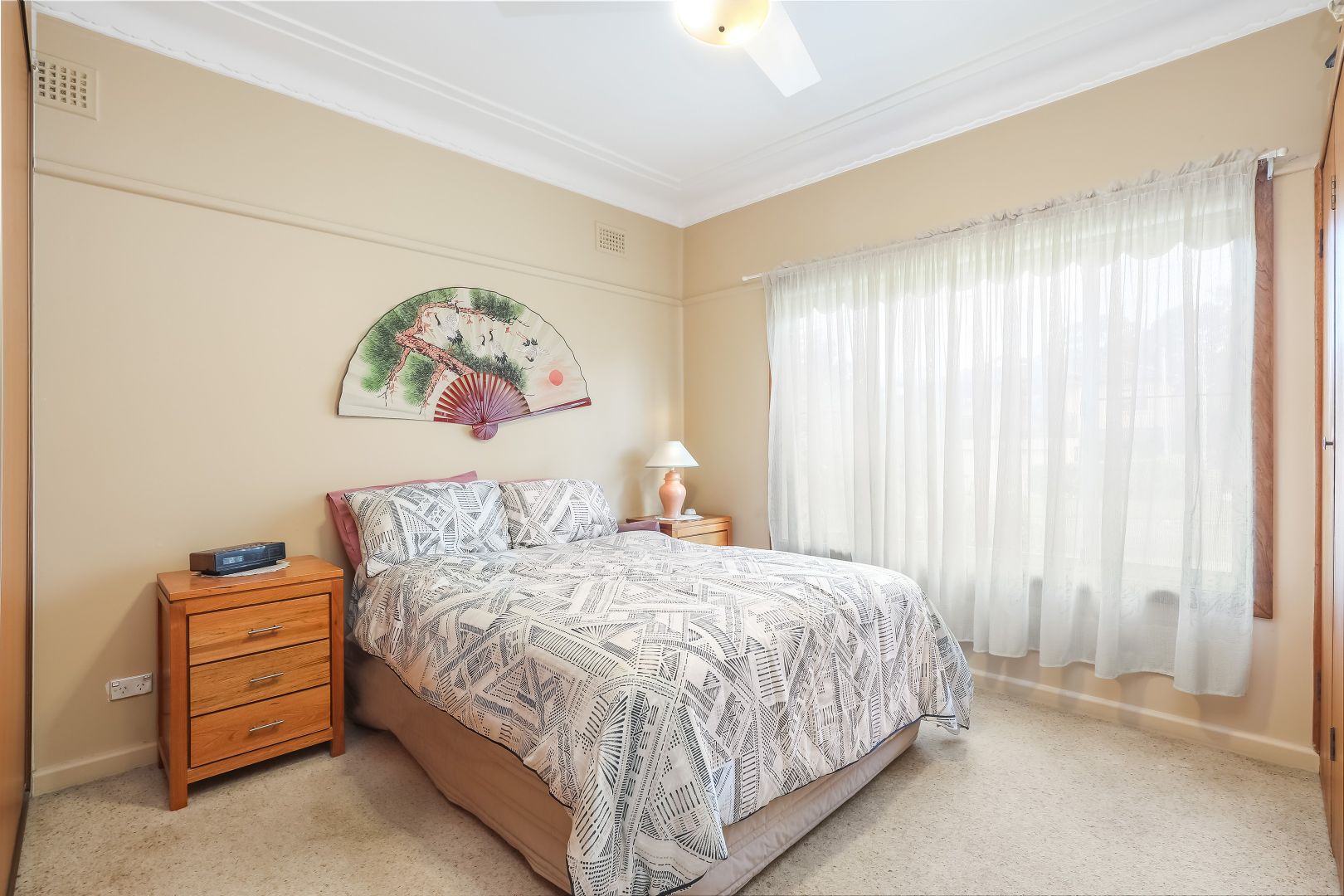 7 Taloma Street, Picnic Point NSW 2213, Image 2