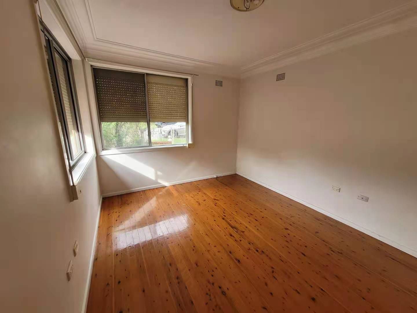 3 bedrooms House in 8 Brock Avenue ST MARYS NSW, 2760