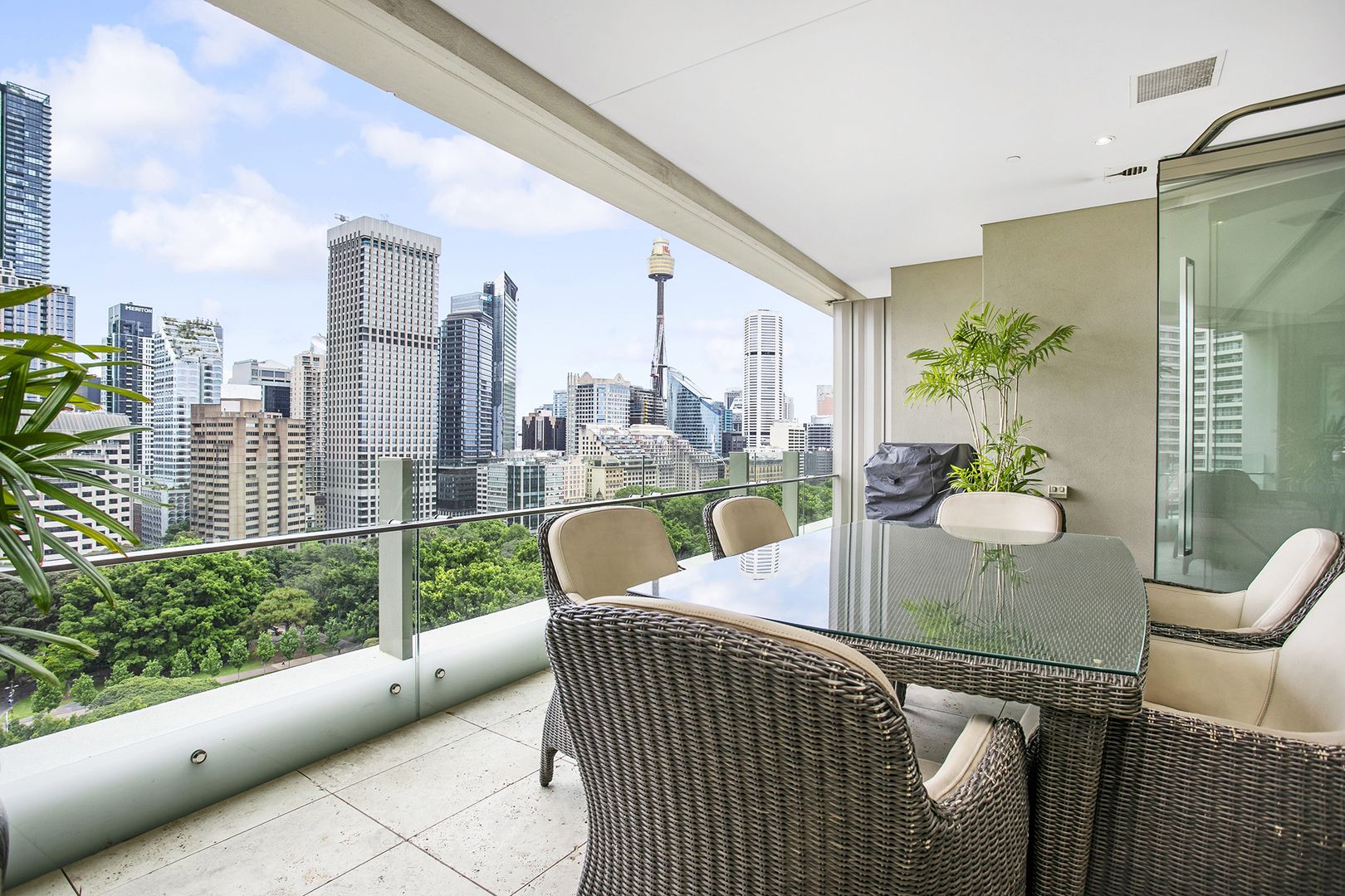 32/18 College Street, Sydney NSW 2000 - Apartment For Rent - $3,800 ...
