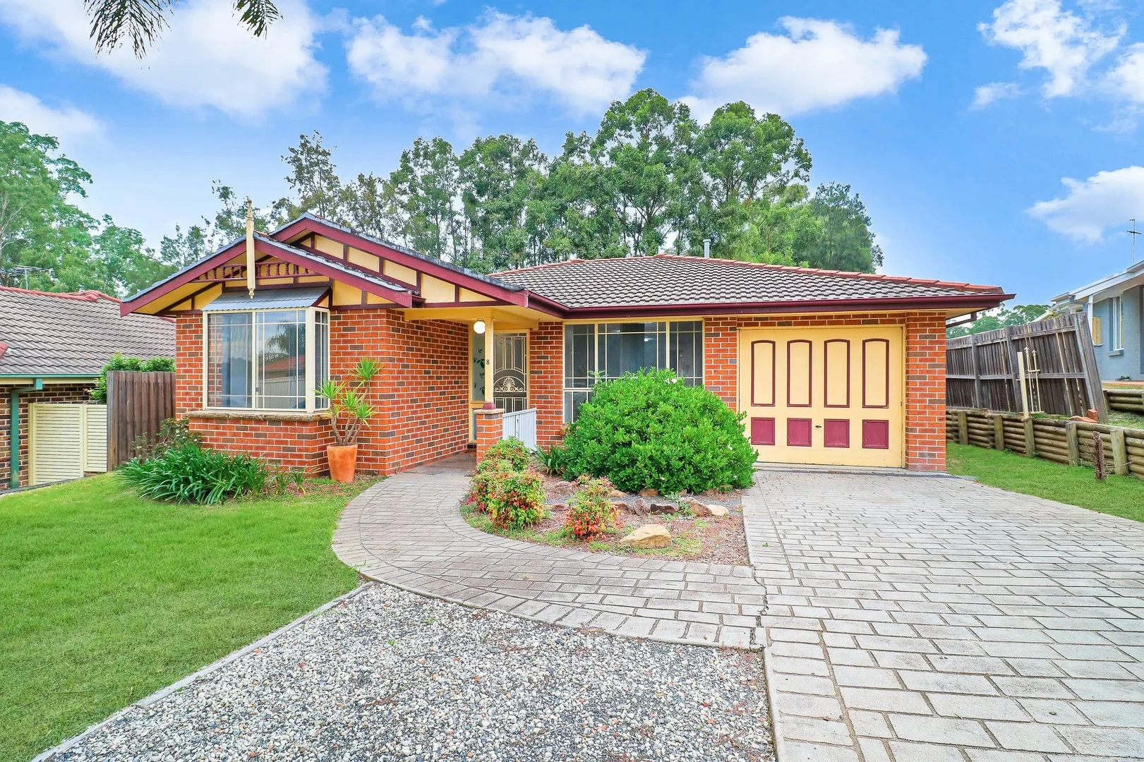 8 Pardalote Place, Glenmore Park NSW 2745