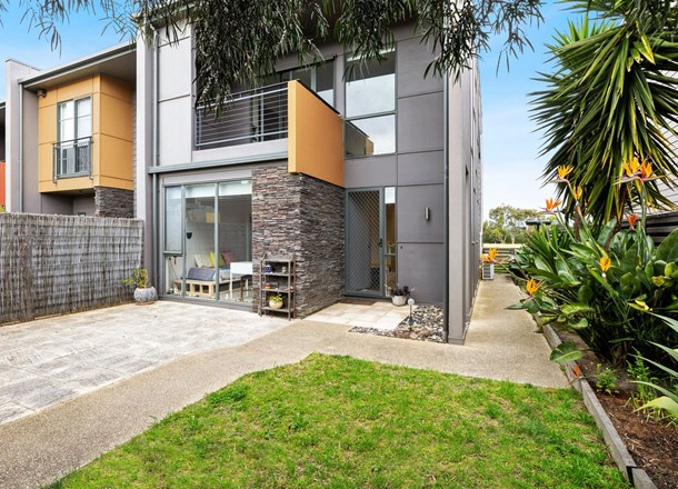 9 Shore Place, Torquay VIC 3228