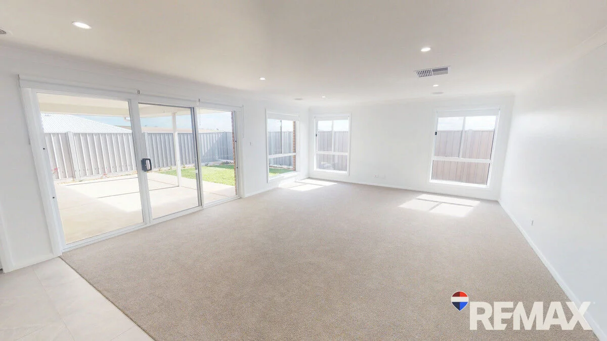 Additional image 7 of 2/21 Hilton Place, Junee NSW 2663