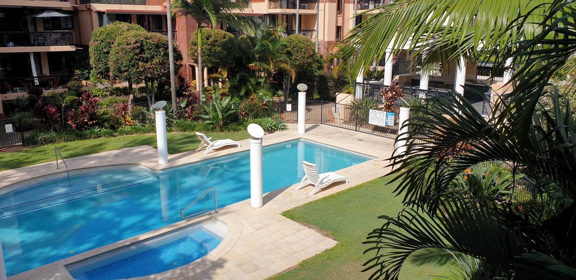 3 bedrooms Apartment / Unit / Flat in 3-7 Eady Ave BROADBEACH WATERS QLD, 4218