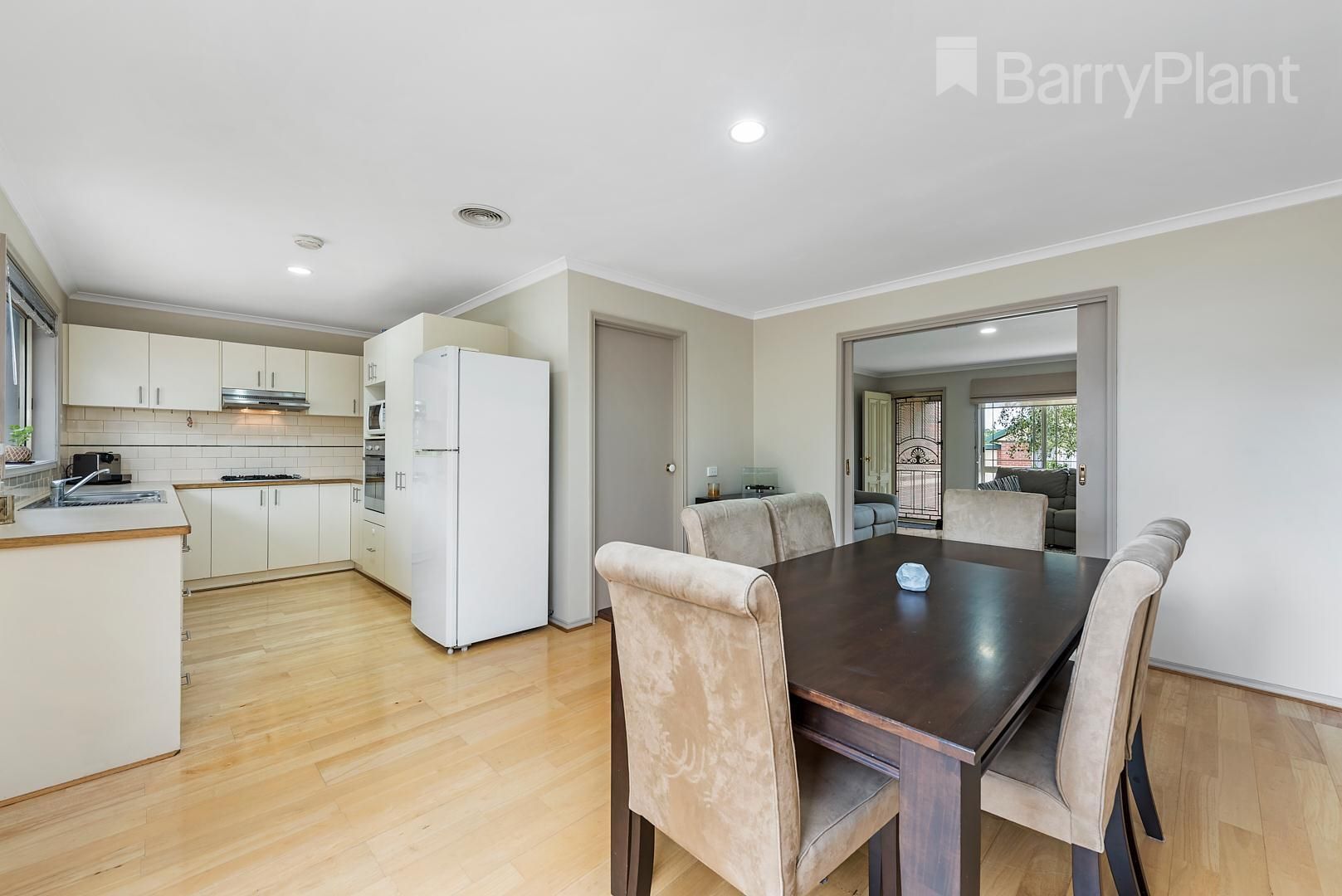 20/8 Monteith Crescent, Endeavour Hills VIC 3802, Image 2