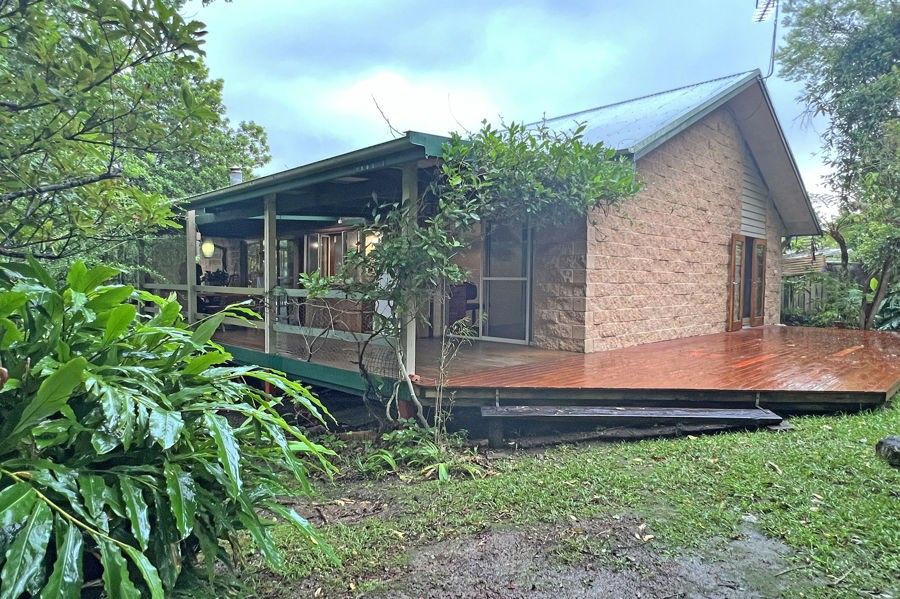 3 bedrooms House in 5 Parish Close MOONEE BEACH NSW, 2450