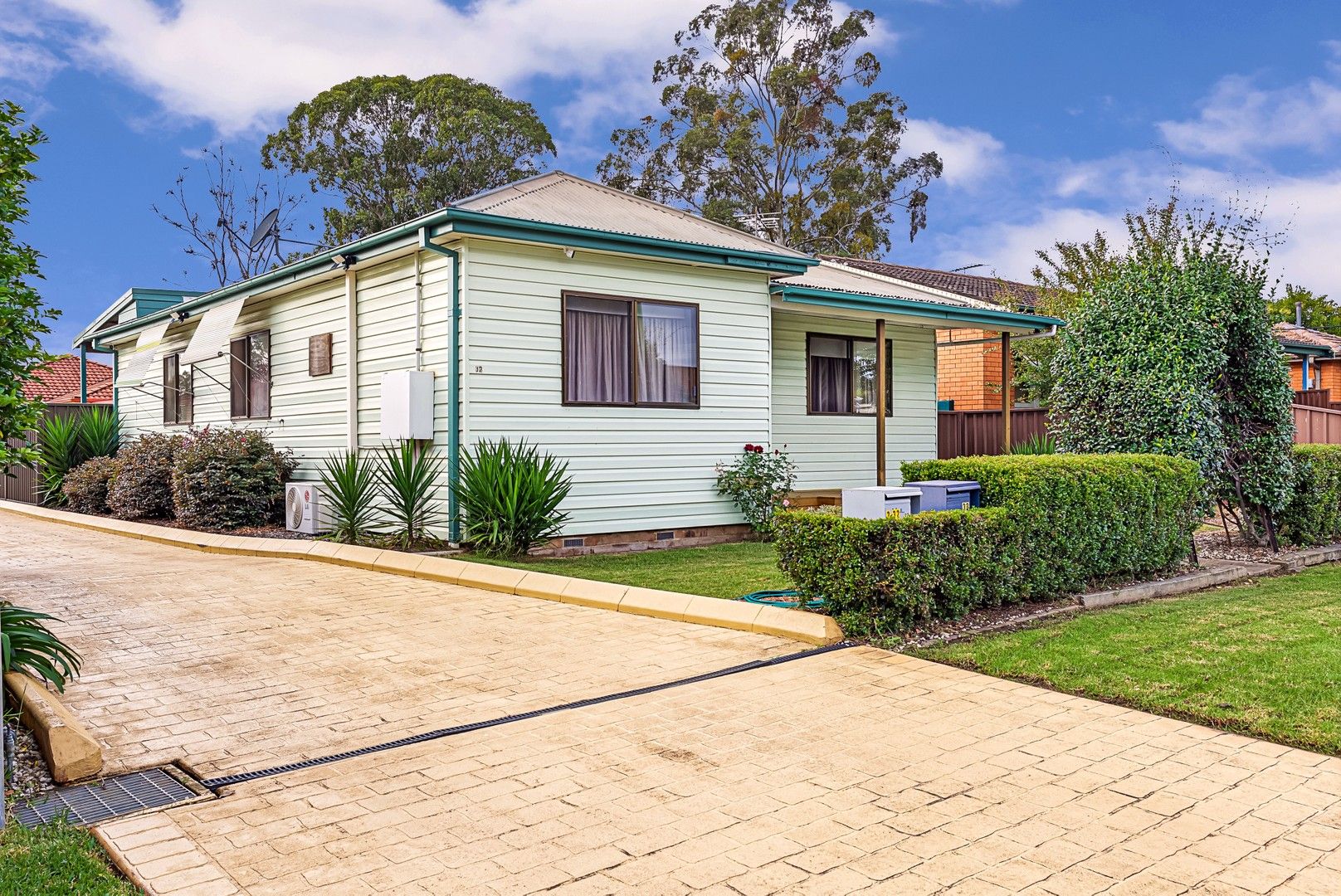 3 bedrooms House in 32 Pembroke Street CAMBRIDGE PARK NSW, 2747