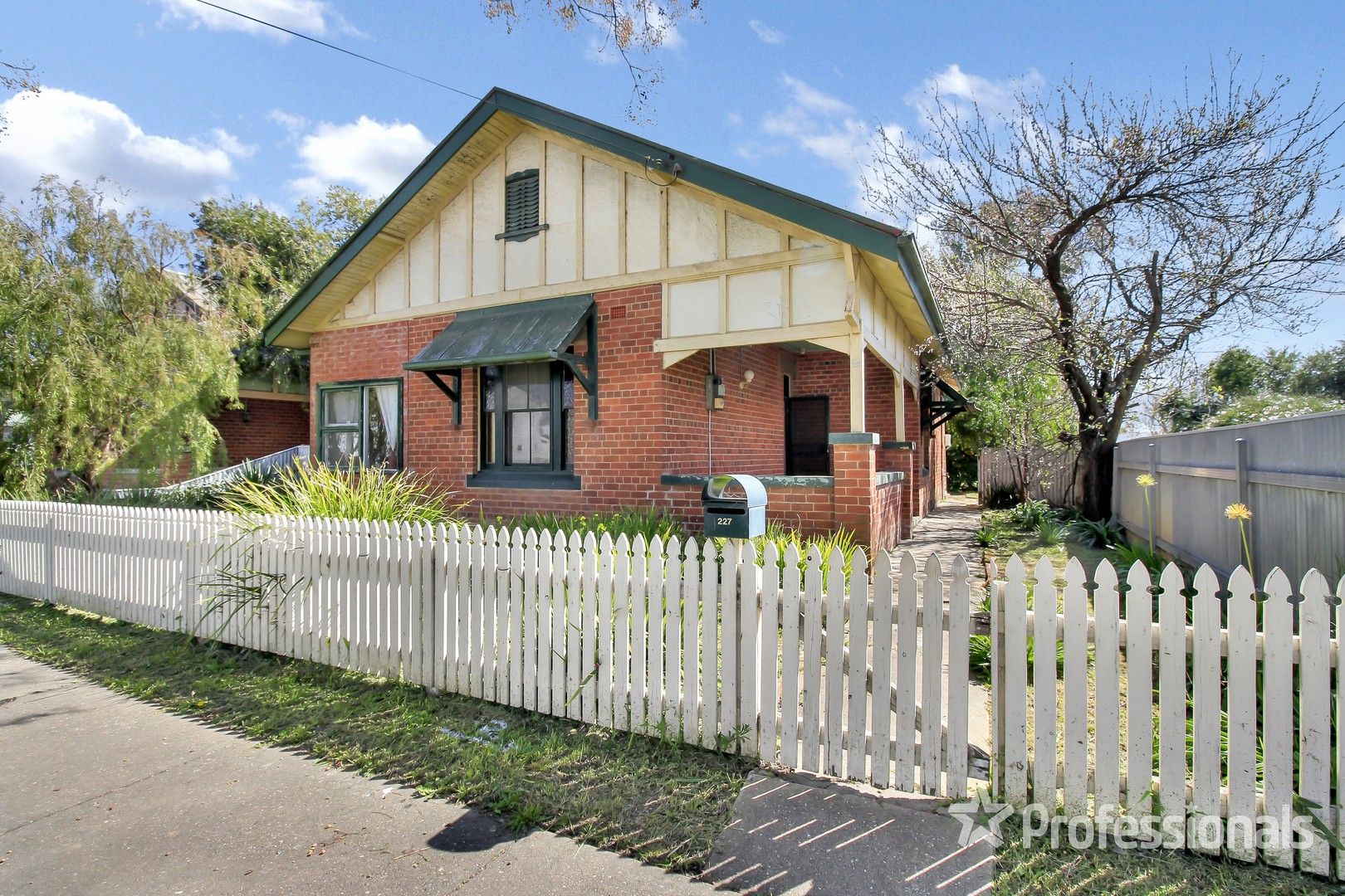 227 Kincaid Street, Wagga Wagga NSW 2650, Image 0