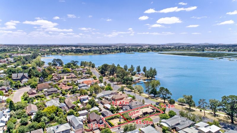 127 Wendouree Parade, Lake Wendouree VIC 3350, Image 0