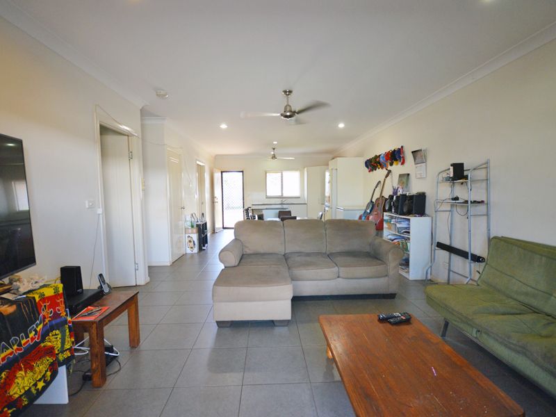 2/3 Caddy Close, Rocky Point QLD 4874, Image 0
