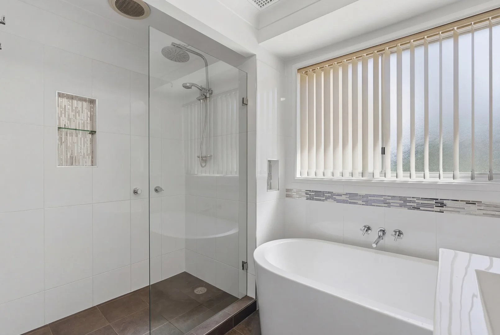 Additional image 12 of 15 Banks Close, Bateau Bay NSW 2261