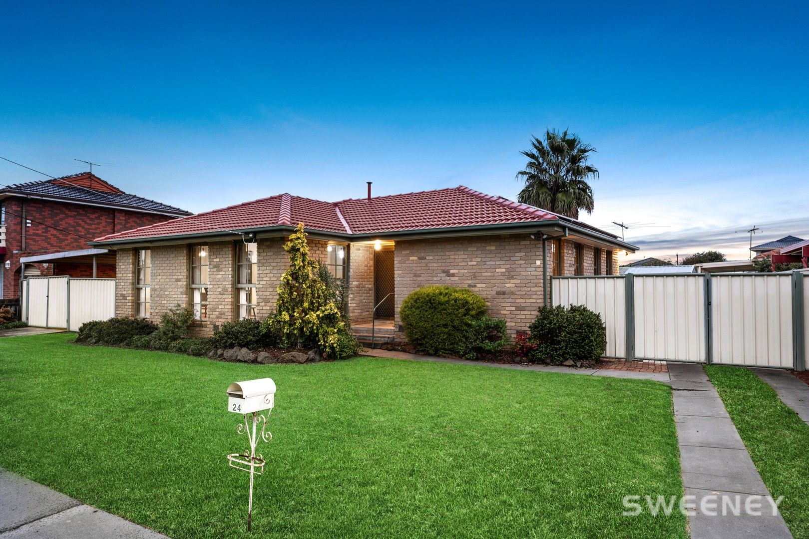 3 bedrooms House in 24 Laird Drive ALTONA MEADOWS VIC, 3028