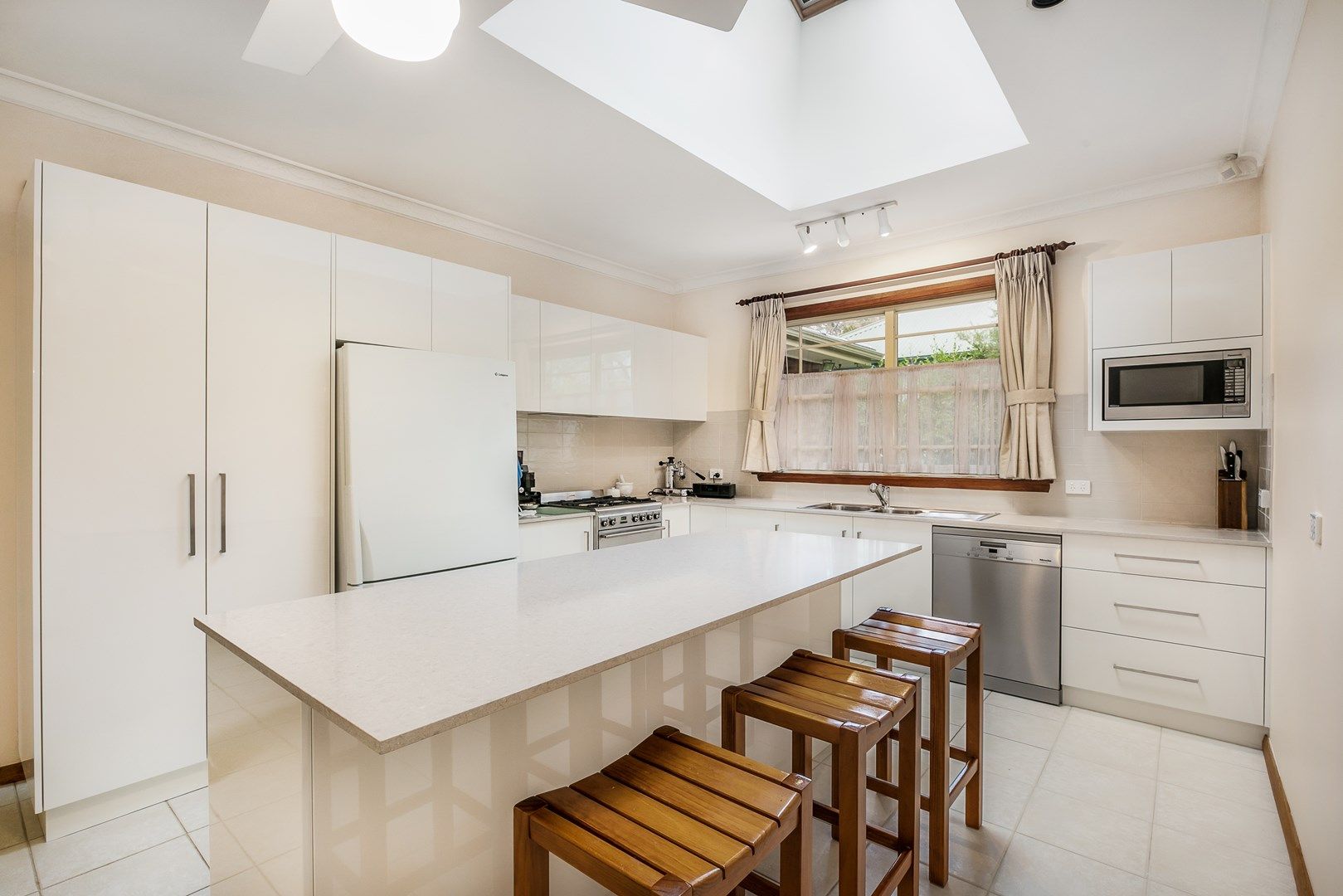 298 Burraneer Bay Road, Caringbah South NSW 2229, Image 2