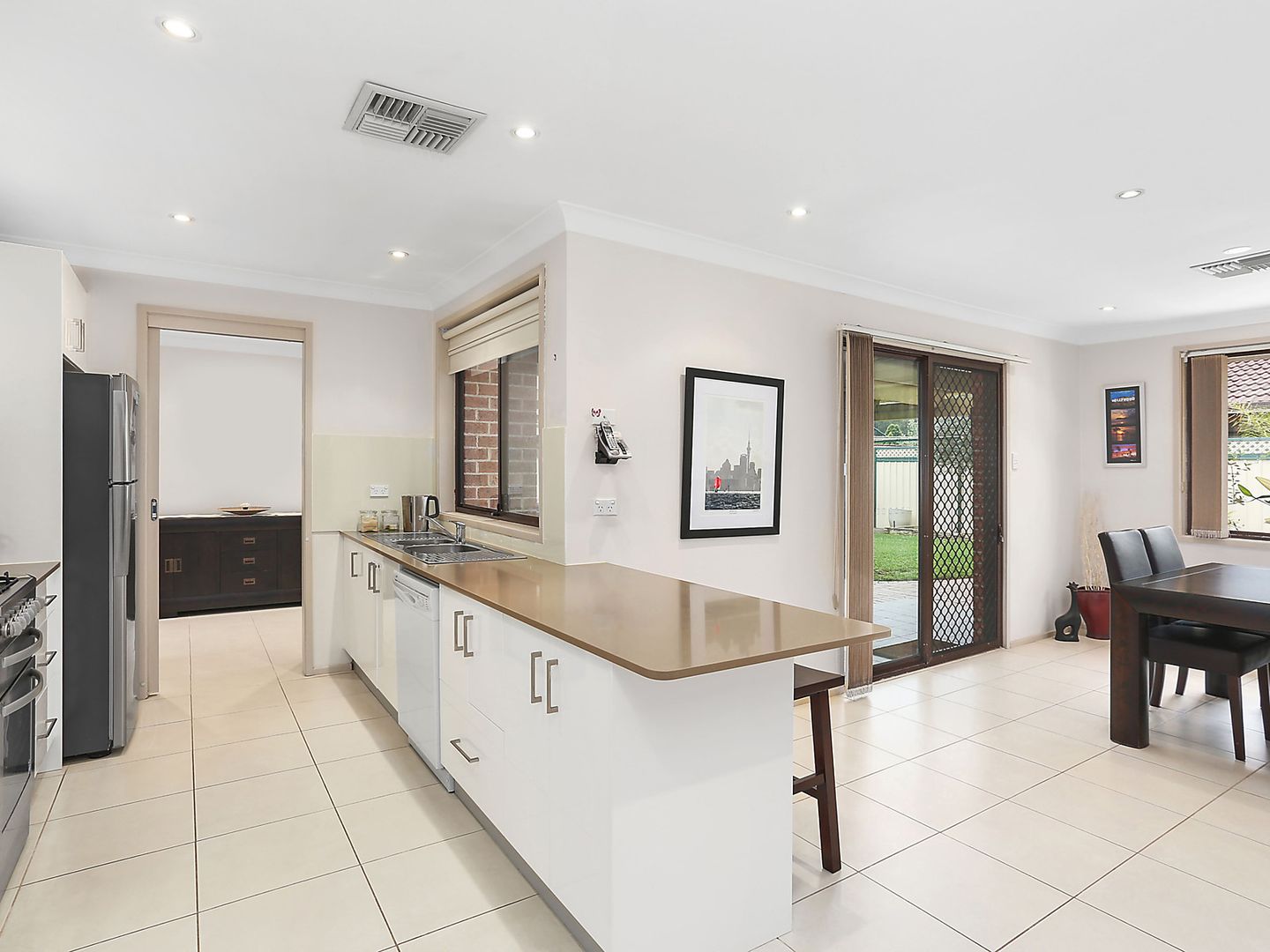 11 Batlow Place, Bossley Park NSW 2176, Image 2