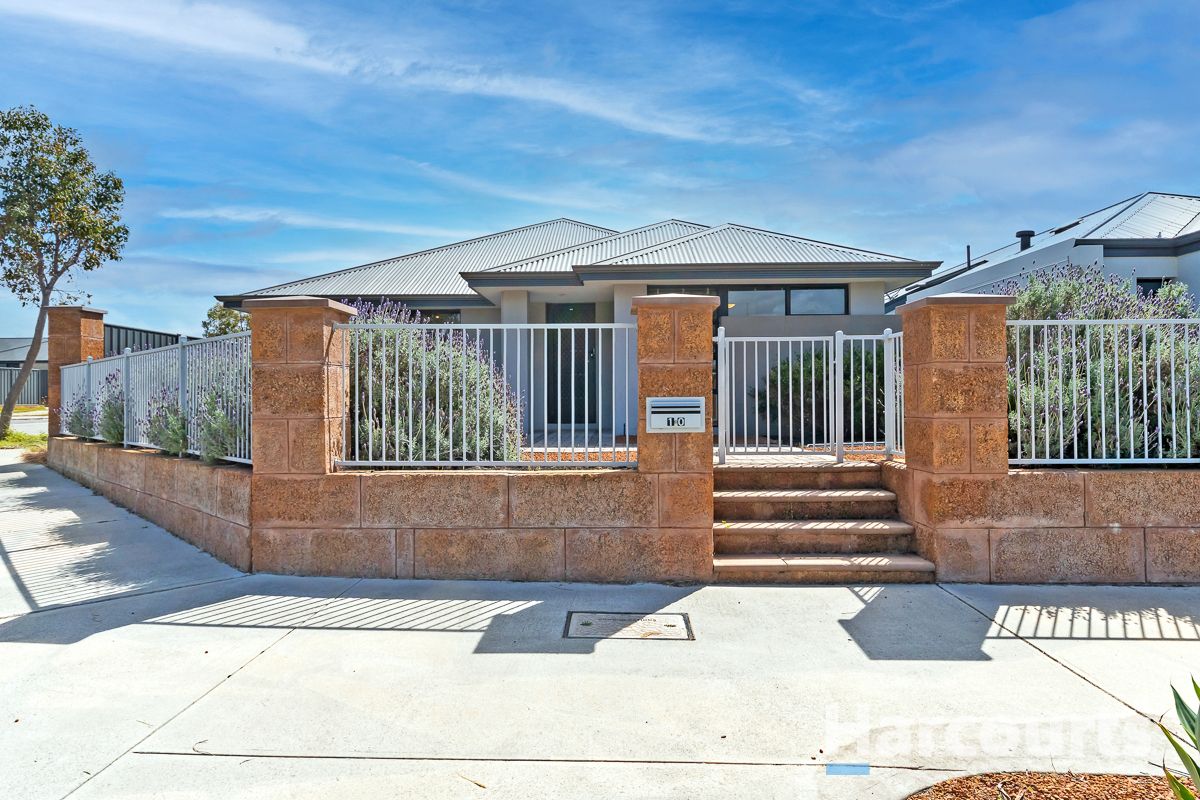 4 bedrooms House in 10 Bauer Circle BANKSIA GROVE WA, 6031