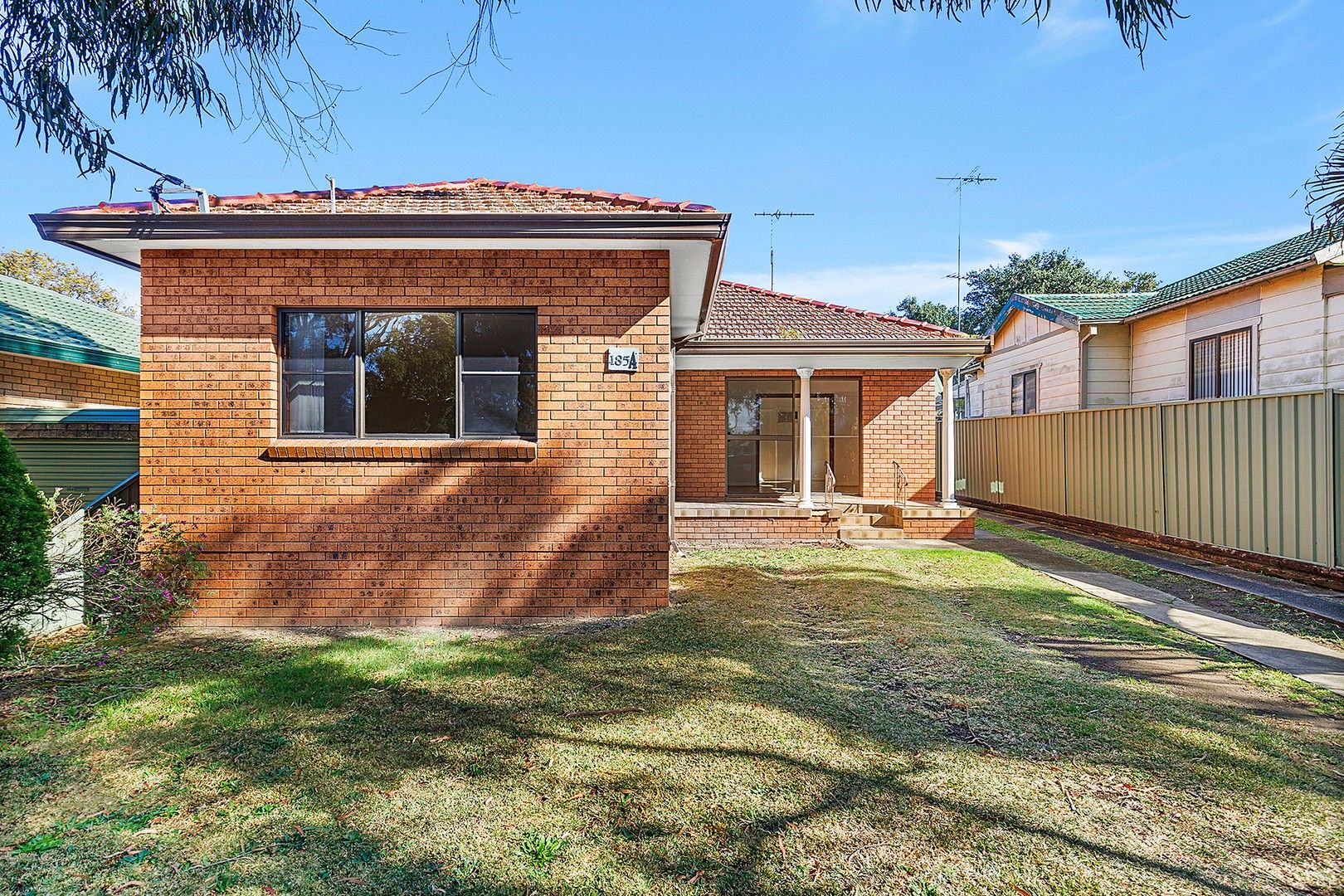 3 bedrooms House in 185A Oak Road KIRRAWEE NSW, 2232