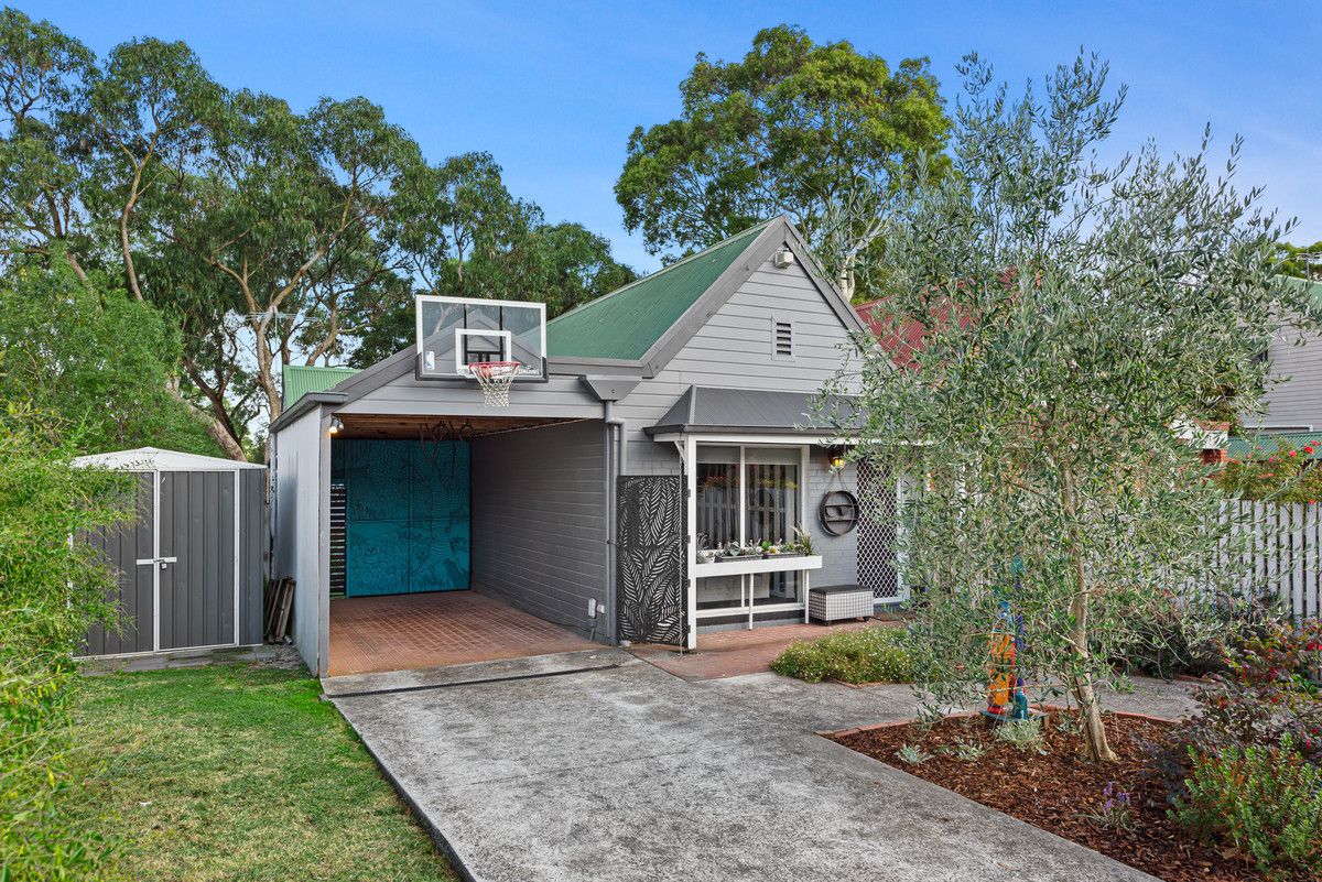 3 bedrooms House in 13 Holmes Court BAYSWATER NORTH VIC, 3153