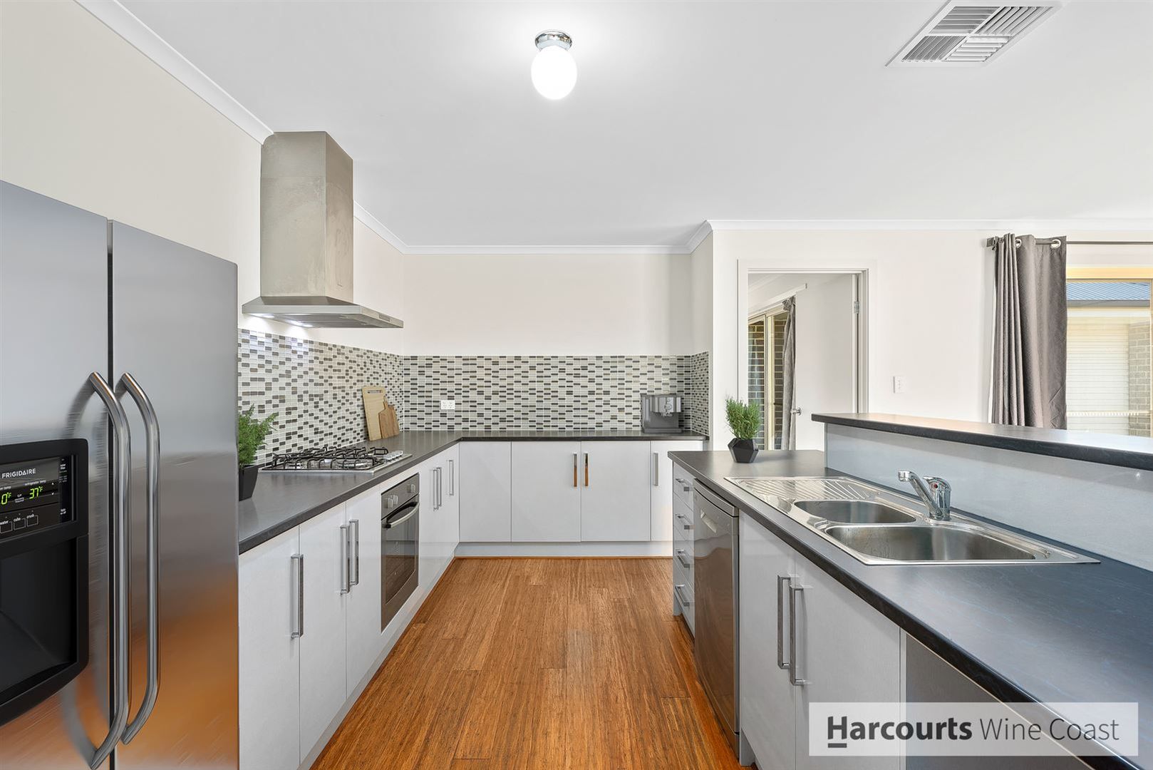 28 Matelot Street, Seaford Meadows SA 5169, Image 2