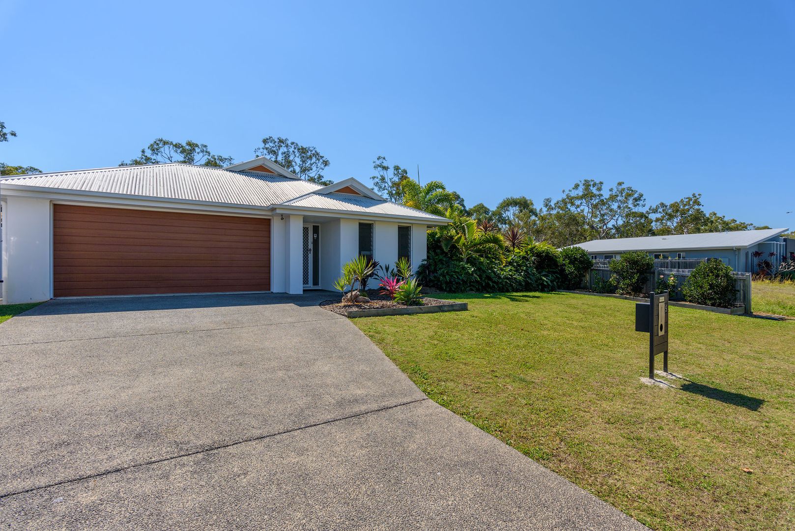 5 Habitat Circuit, Cooloola Cove Property History & Address Research