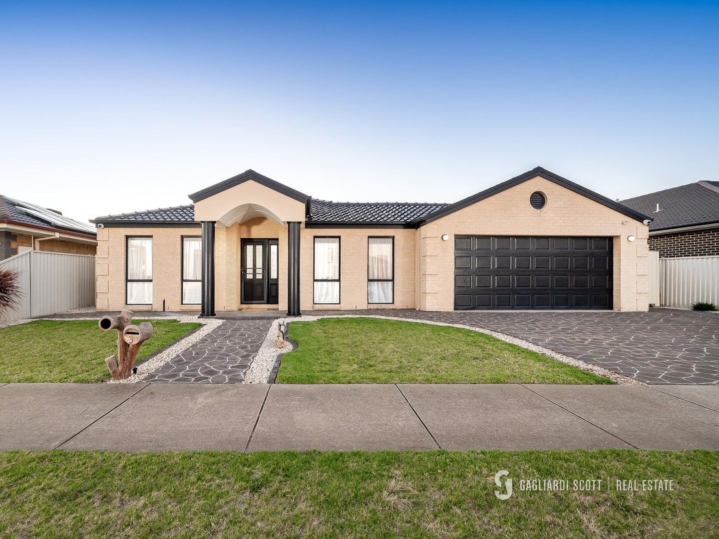 4 bedrooms House in 3 Hermitage Street SHEPPARTON VIC, 3630