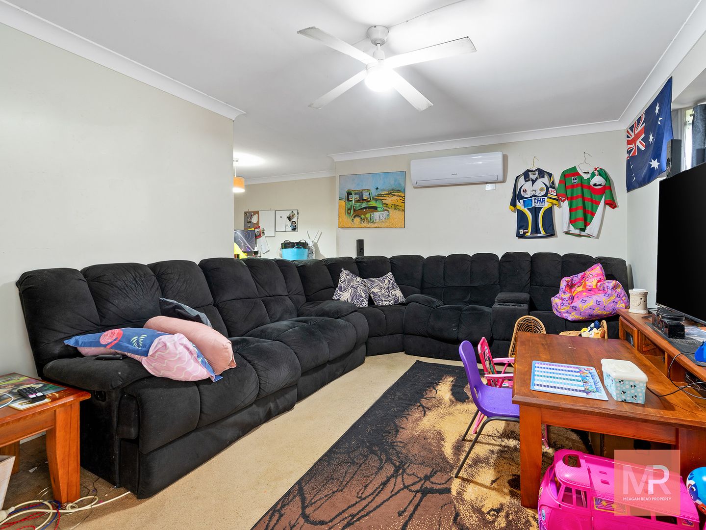 11 Riseborough Crescent, Crestmead QLD 4132, Image 2