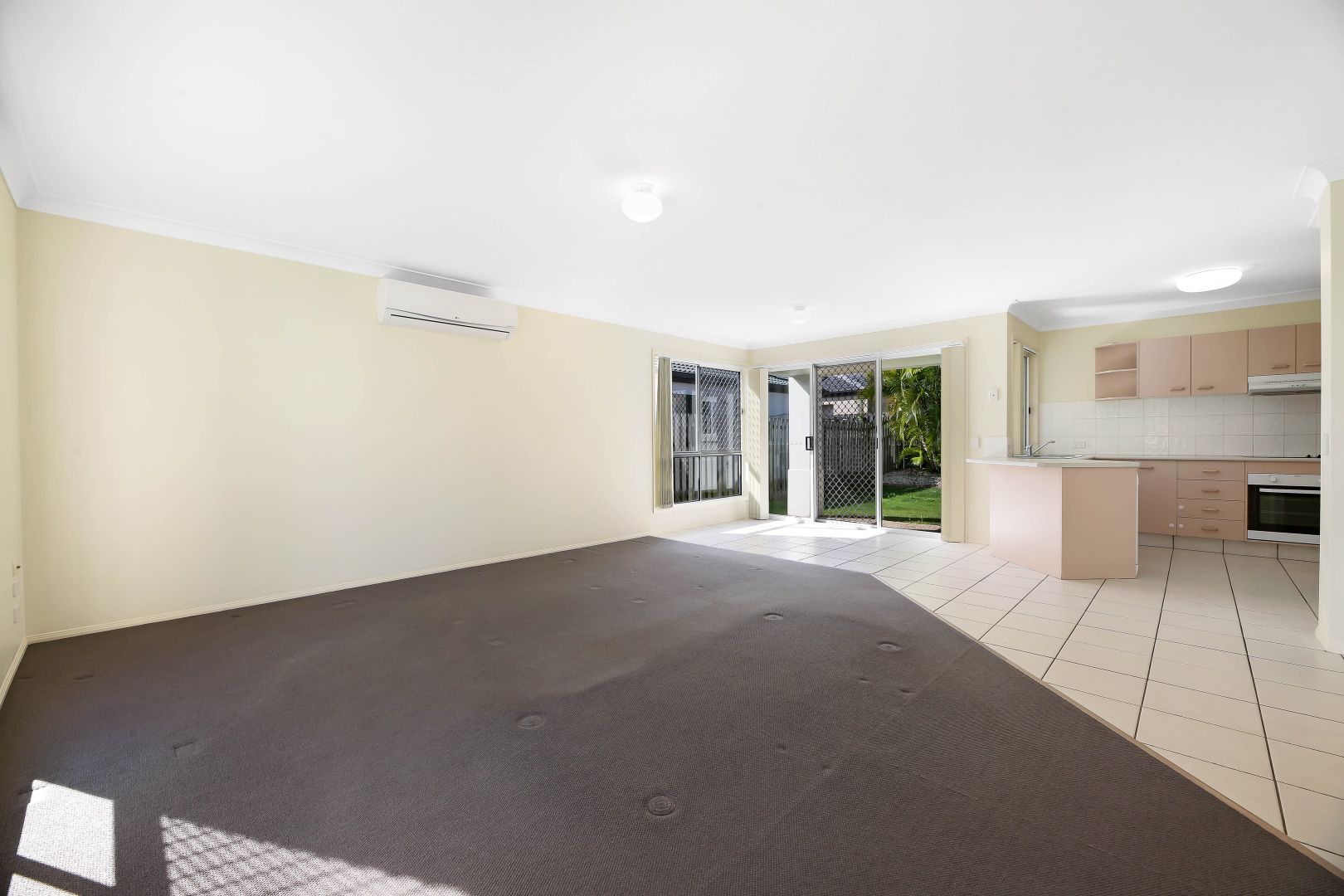 38 Marble Arch Place, Arundel QLD 4214, Image 2