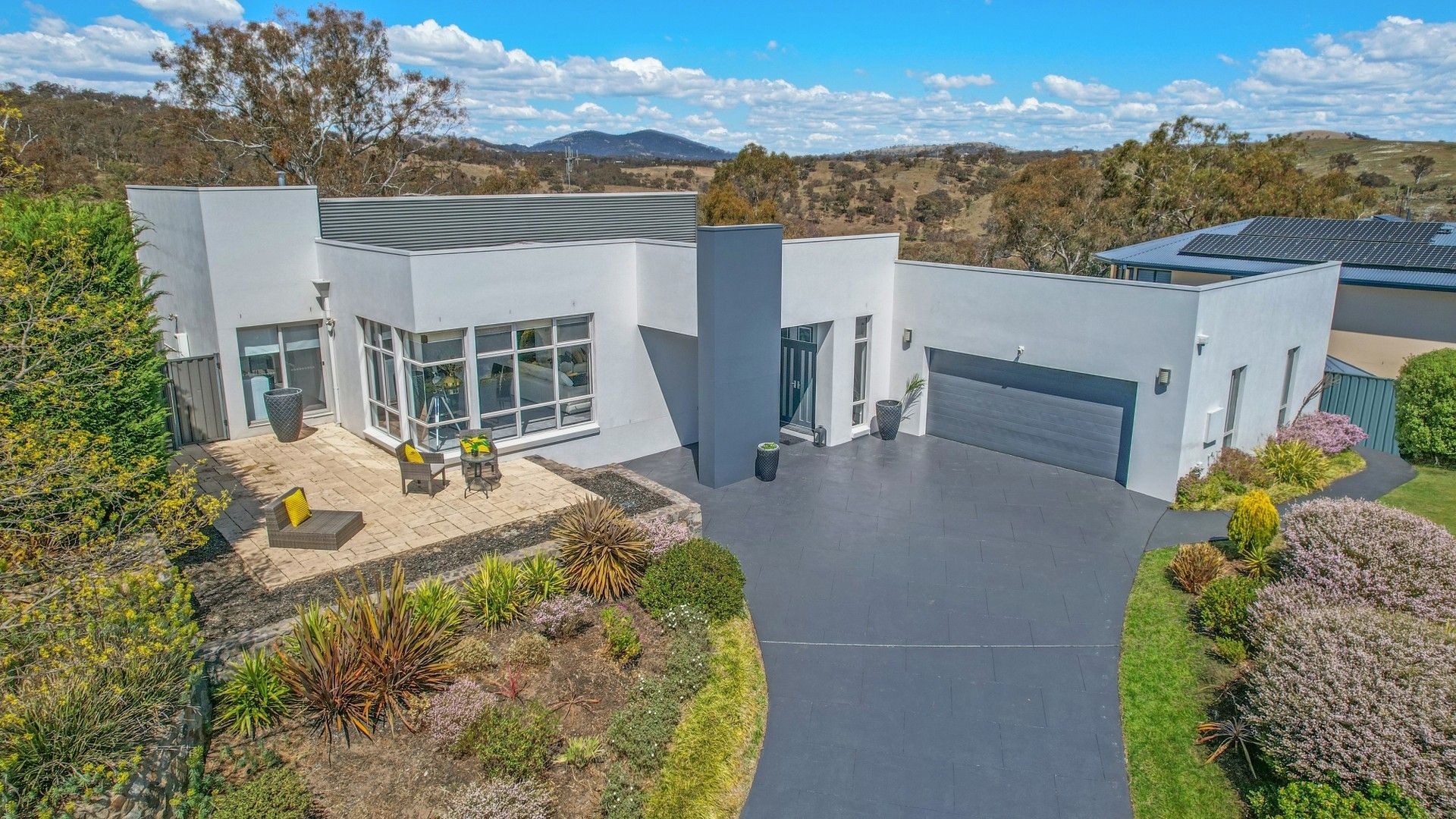 4 bedrooms House in 23 Myrtle Close JERRABOMBERRA NSW, 2619