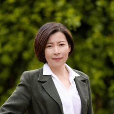Cindy Chen, Sales representative
