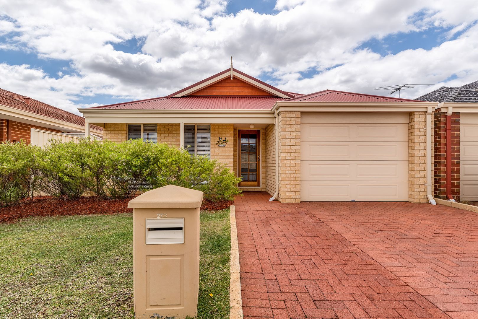27B Leicester Crescent, Canning Vale WA 6155