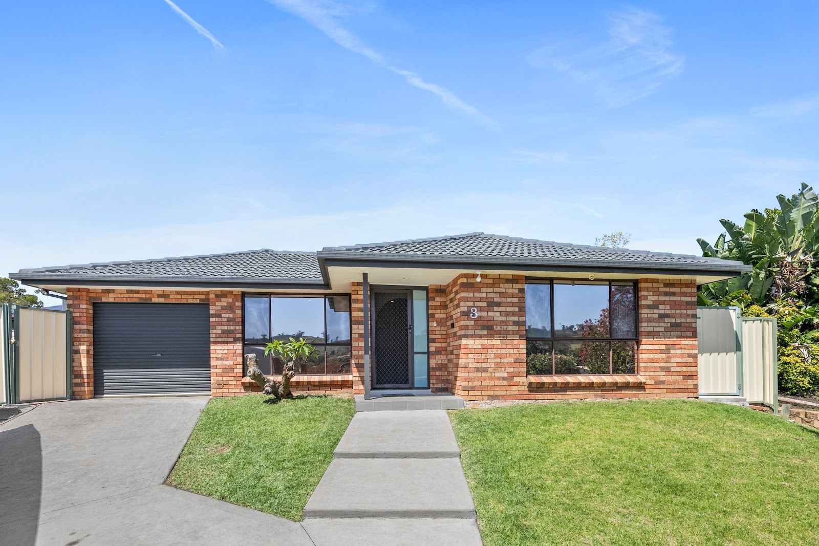 4 bedrooms House in 3 Lena Place KEARNS NSW, 2558