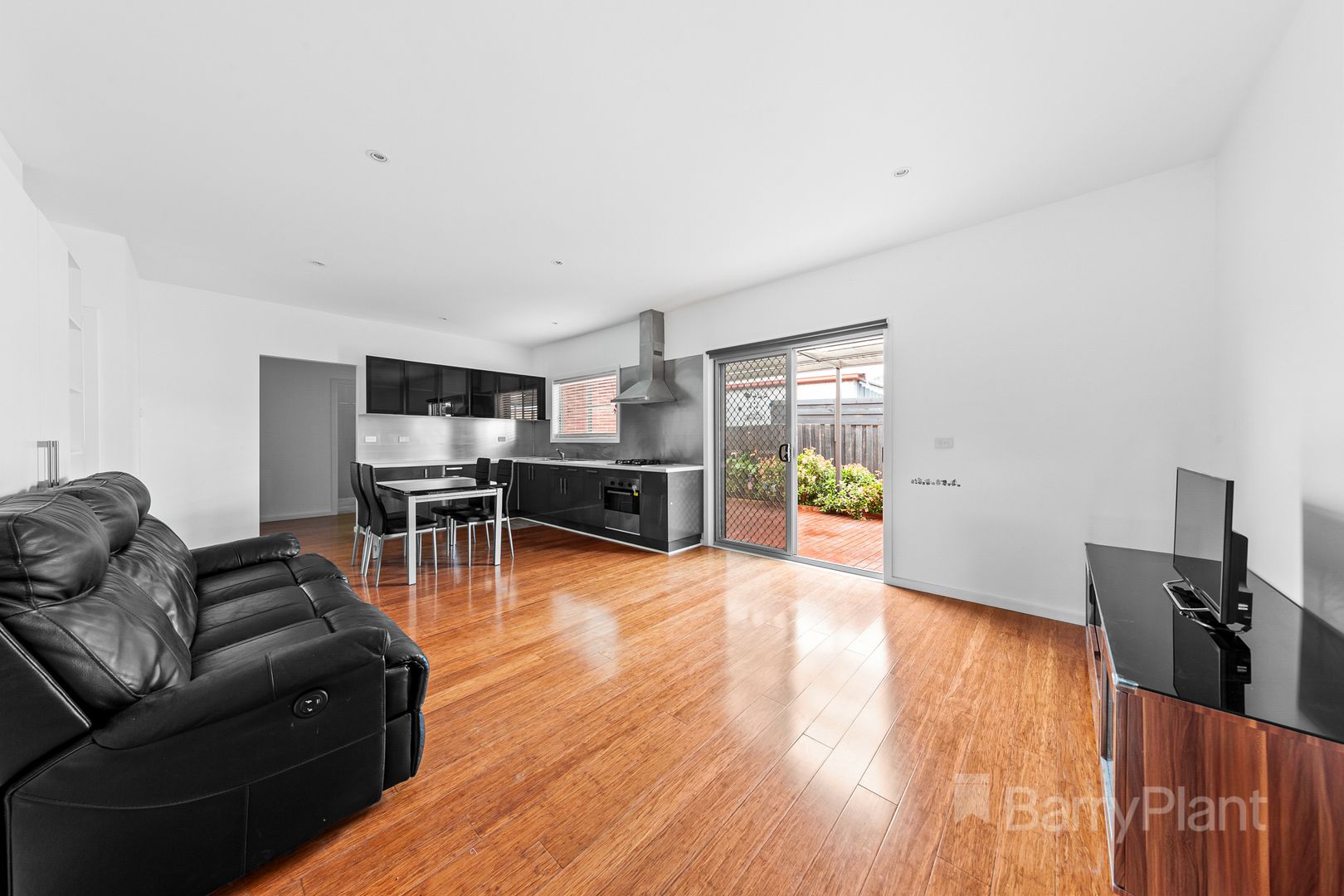 2/30 Ford Avenue, Sunshine North VIC 3020, Image 2