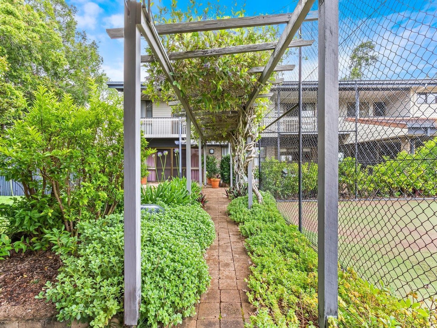 6 bedrooms House in 17 Glencairn Avenue INDOOROOPILLY QLD, 4068