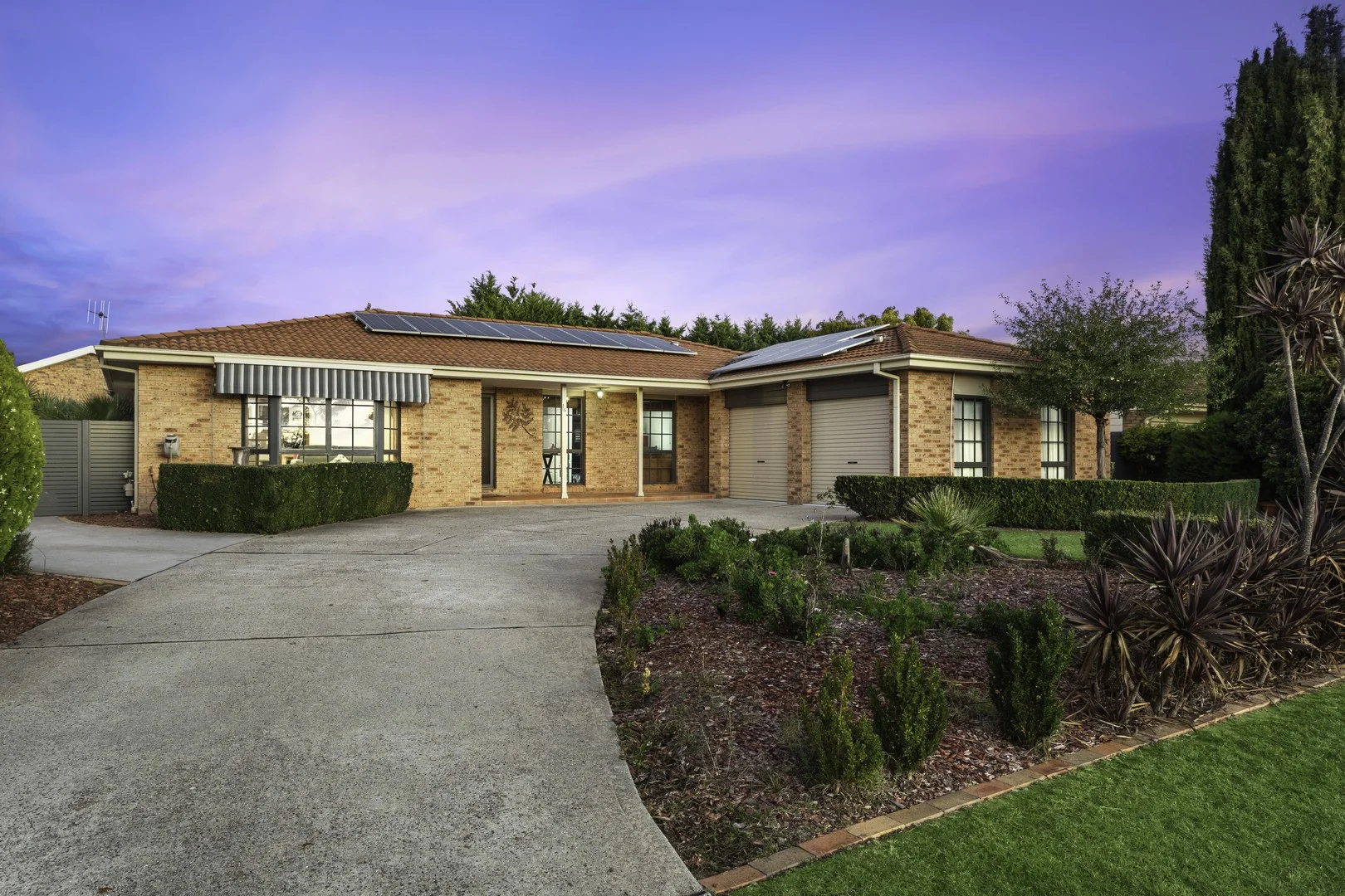 16 Acacia Drive, Jerrabomberra NSW 2619