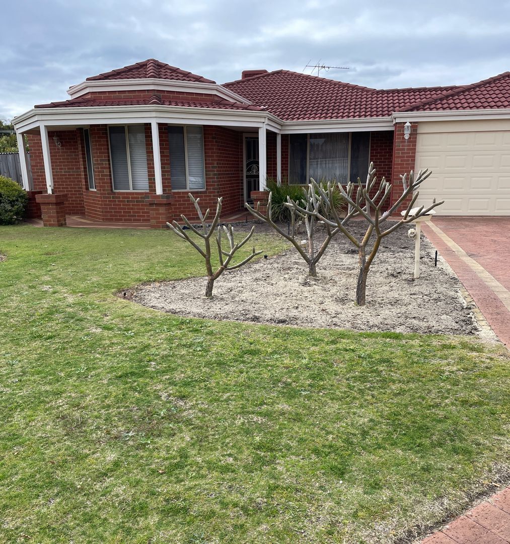 4 bedrooms House in 12 Coate Lane LANDSDALE WA, 6065