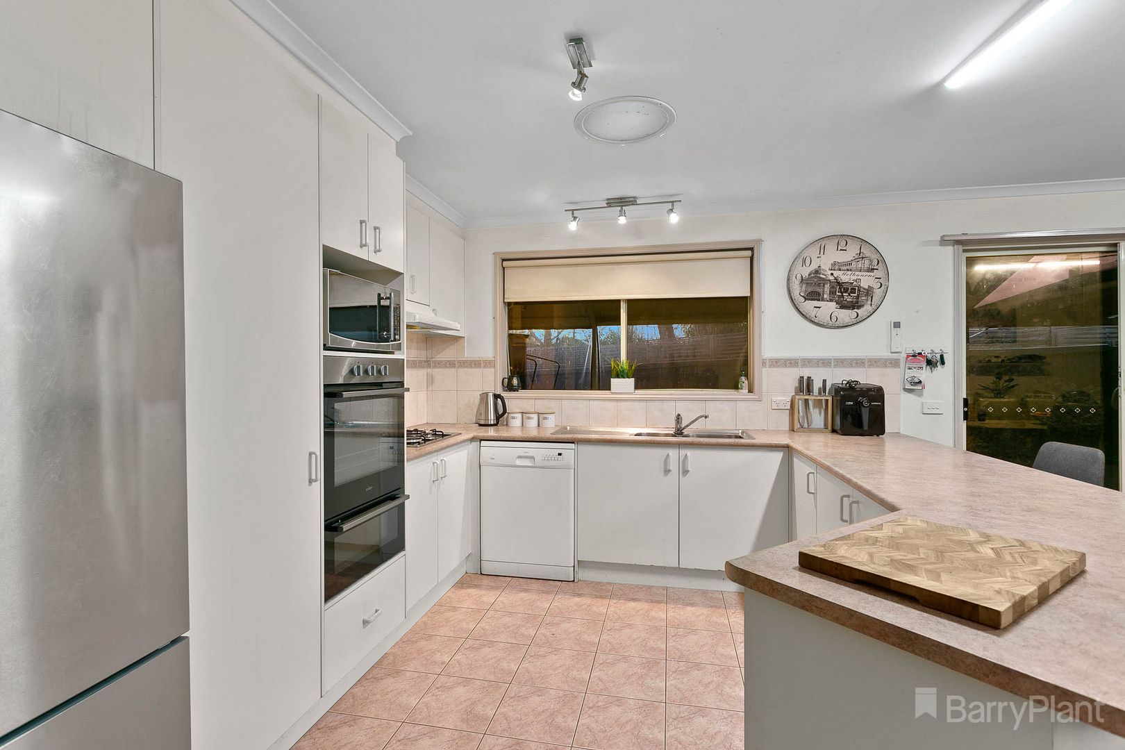 1 Jacqueline Place, Pakenham VIC 3810, Image 2