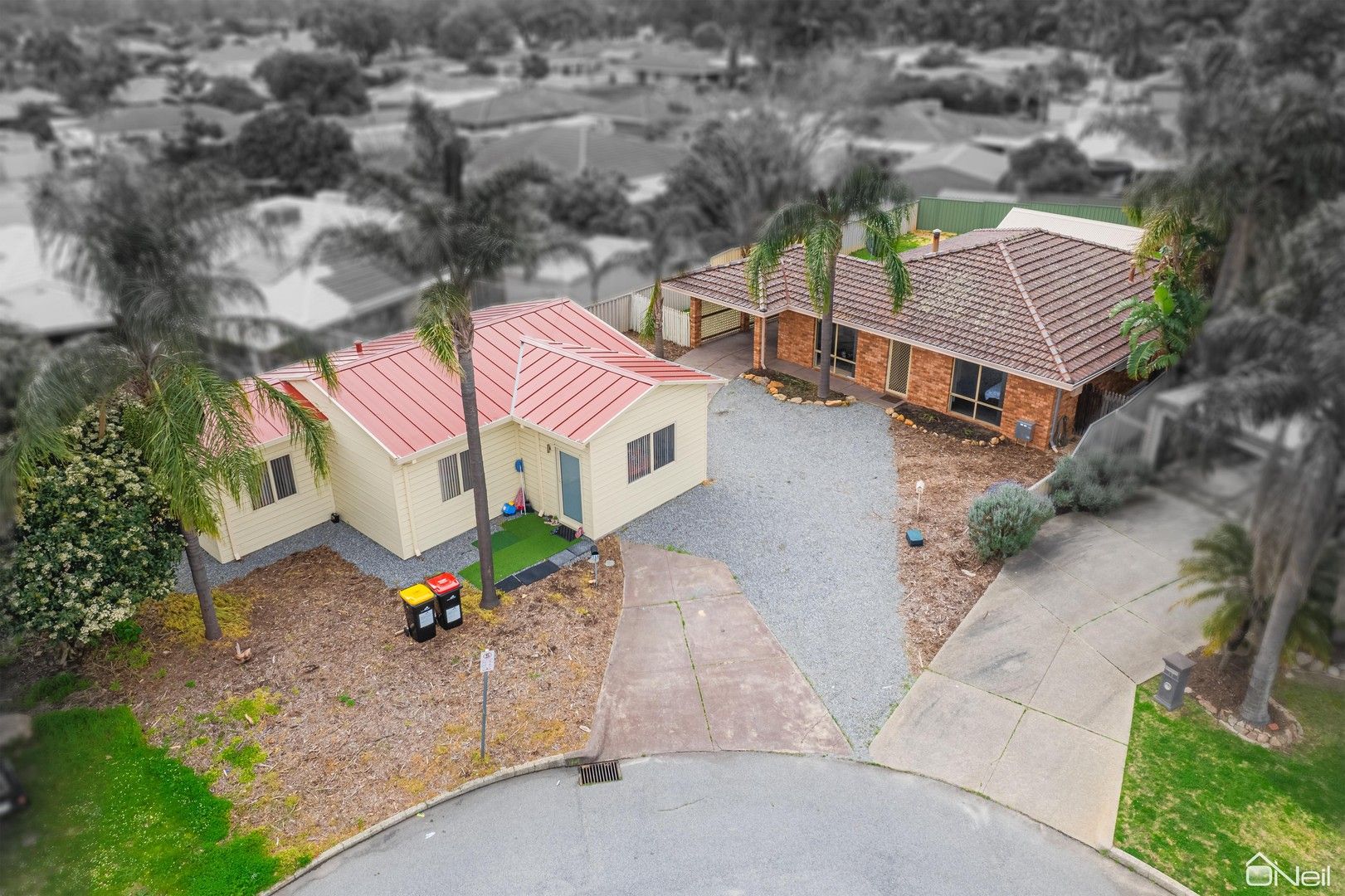 5 bedrooms House in 14 Symes Close SEVILLE GROVE WA, 6112
